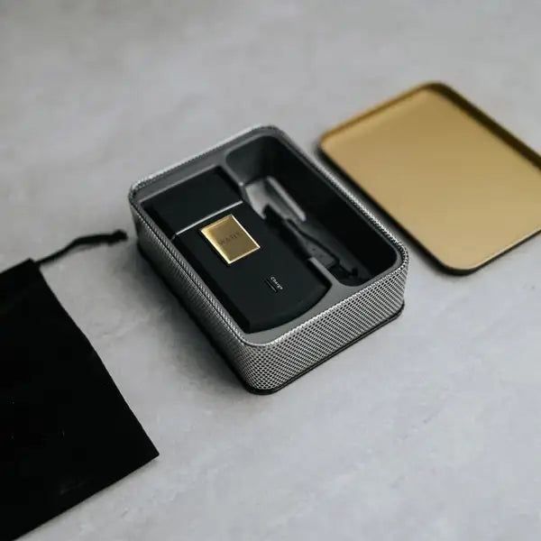 Travel Shaver Gold