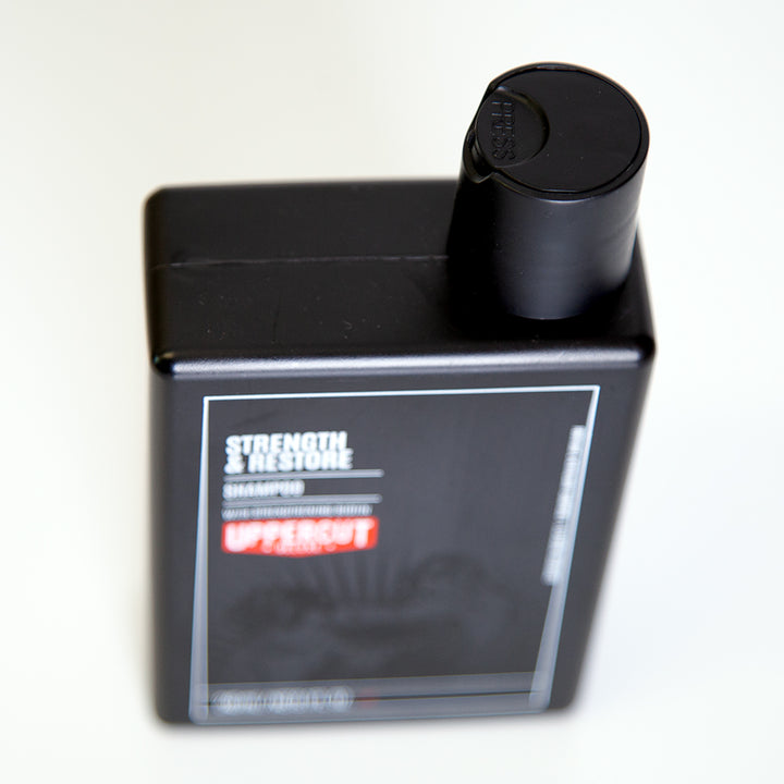 Shampoo „Strength & Restore“